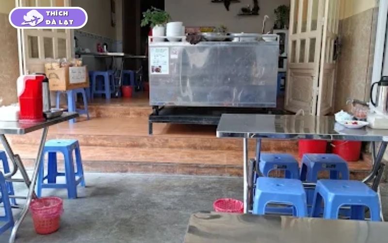 Quán Bún bò Dần Đà Lạt nước dùng thanh ngọt topping nhiều 11 bún bbún bò dần đà lạtò dần đà lạt