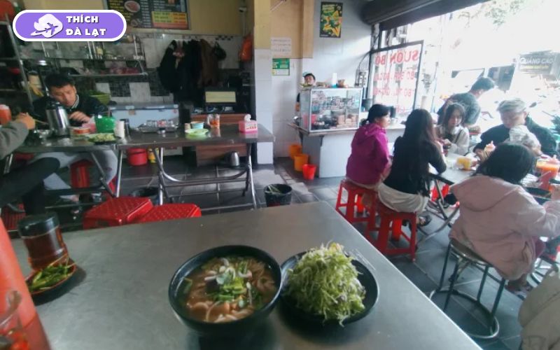 Quán Bún bò Hương Đà Lạt quán bún quen của dân địa phương 10 bún bò hương đà lạt