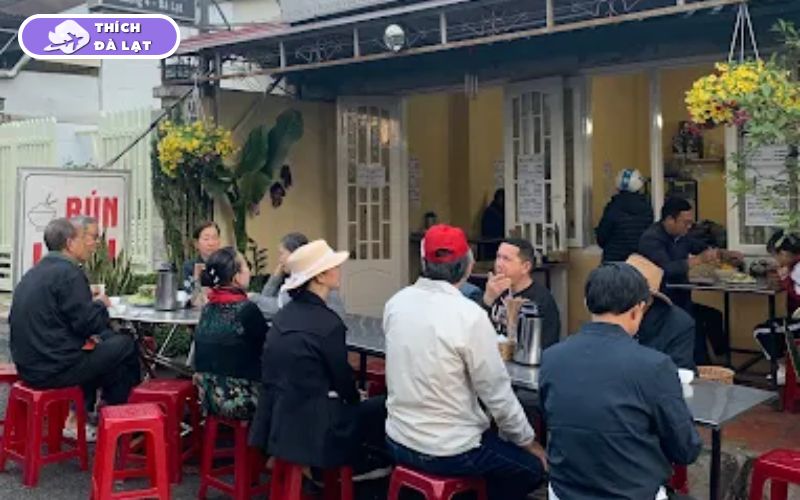 Quán Bún bò Loan Đà Lạt bún bò giò to nước dùng thanh ngọt 10 bún bò loan đà lạt