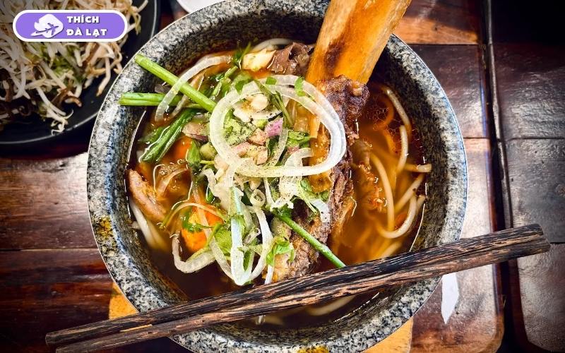 Quán Bún bò thố đá Cát Mộc Trân sườn bò to nước lèo đậm đà 9 bún bò thố đá cát mộc trân