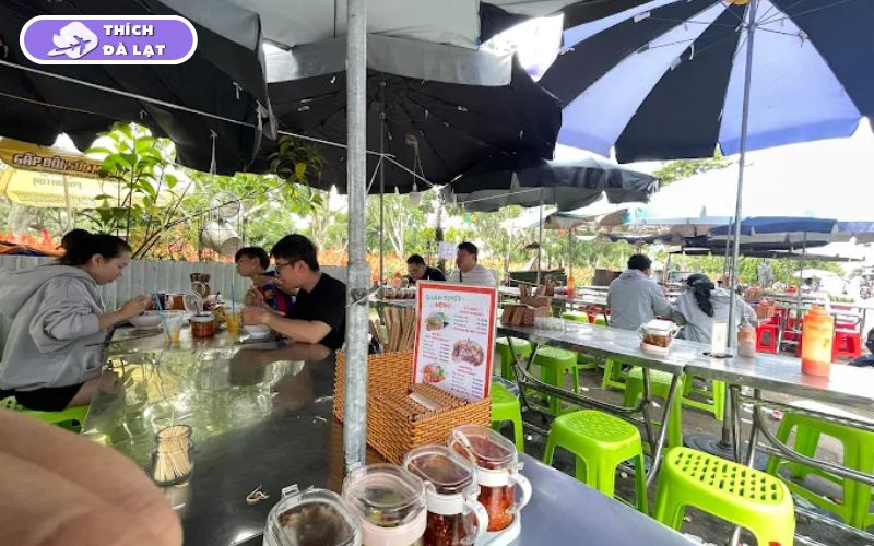 Quán bún bò Tuyết Đà Lạt bún bò Huế đậm đà mở cửa 24 giờ 11 bún bò tuyết đà lạt