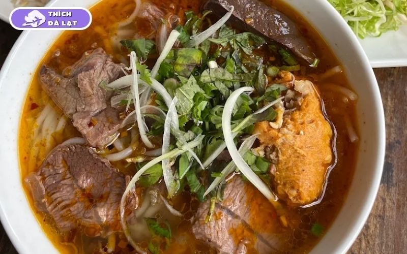 Bún bò Ty Đà Lạt tô đầy topping ăn no giá ổn 11 bún bò ty đà lạt