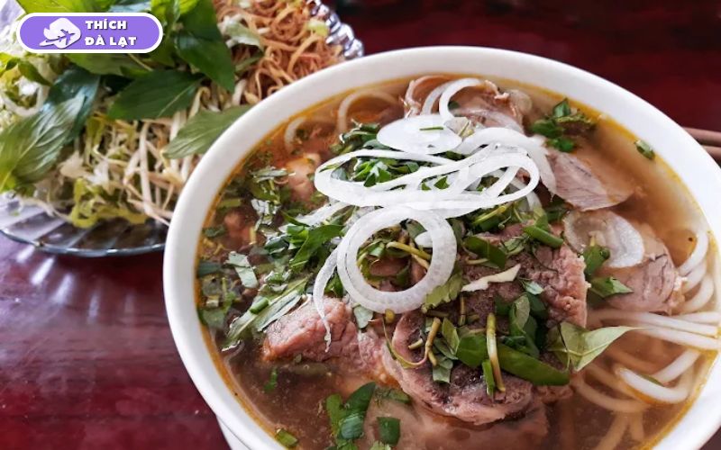 Quán bún bò Vy Vy Đà Lạt tô bún bò nóng hổi giá cực bình dân 15 bún bò vy vy đà lạt