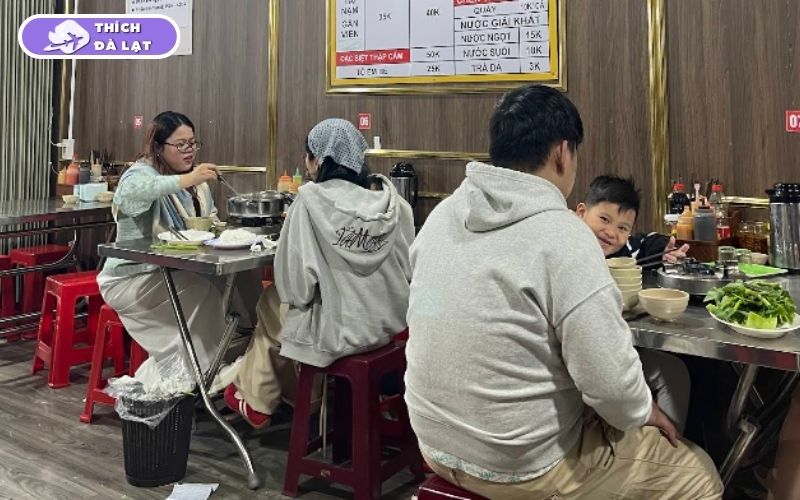 Quán lẩu bò Gia Lâm Đà Lạt nước lèo ngọt topping nhiều 10 lẩu bò gia lâm đà lạt