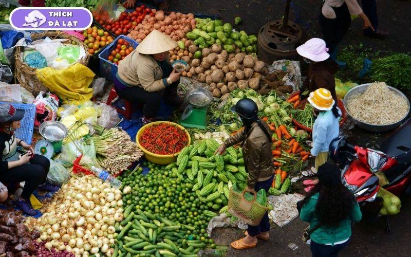 Chợ nông sản Đà Lạt ở đâu? Kinh nghiệm mua sắm chi tiết 14 chợ nông sản đà lạt