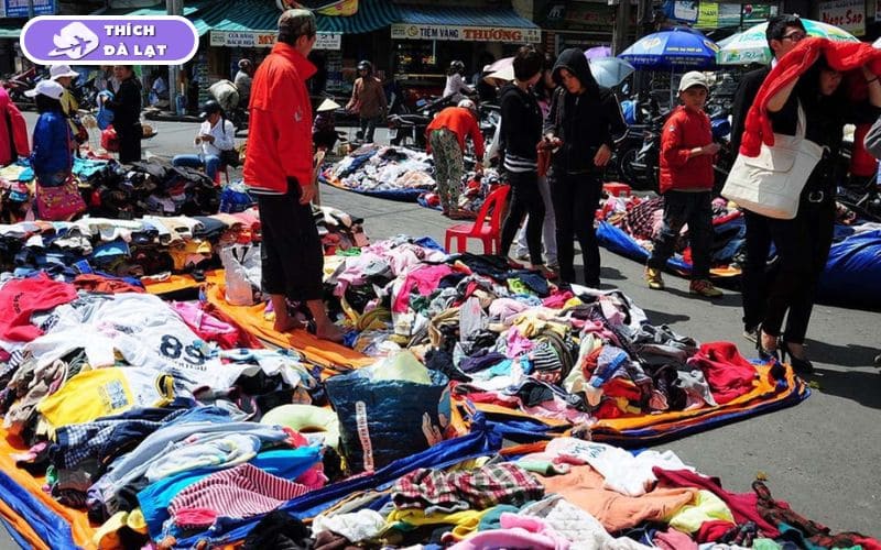 Check-in khu chợ đồ cũ Đà Lạt, nơi shopping “không cần xem giá” 9 khu chợ đồ cũ đà lạt