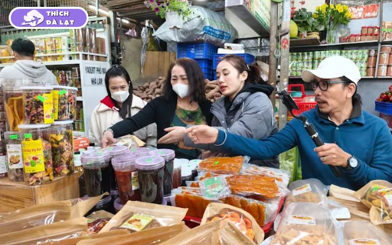 Chợ Đà Lạt bán gì? Đặc sản, món ngon và kinh nghiệm mua sắm 12 chợ đà lạt
