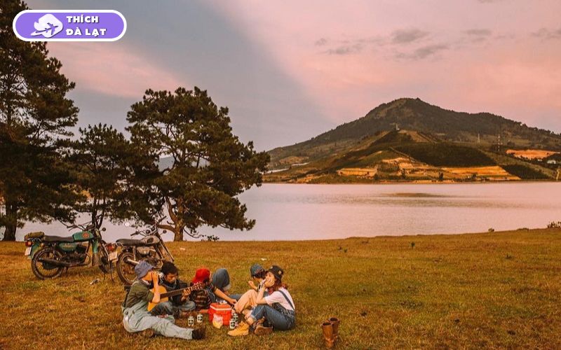 Hồ Suối Vàng Đà Lạt là điểm đến thơ mộng gần Langbiang 10 hồ suối vàng