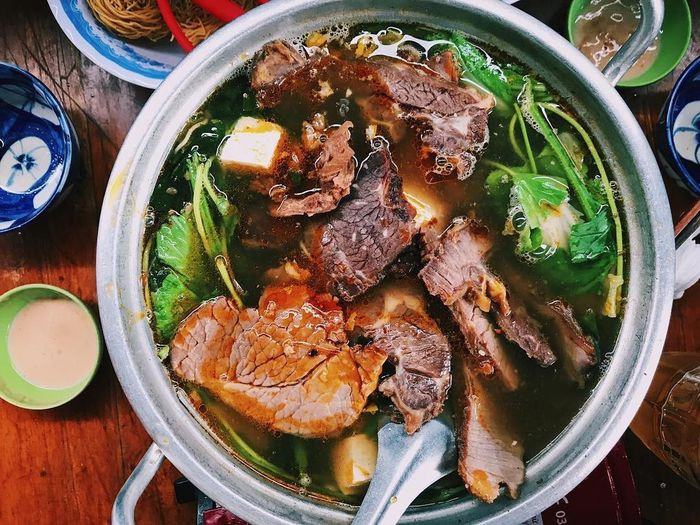 Du lịch Đà Lạt tháng 10: Khám phá mùa giao mùa lãng mạn, sắc hoa rực rỡ và thời tiết se lạnh 12 Nồi lẩu bò Ba Toa nóng hổi thơm ngon ở Đà Lạt