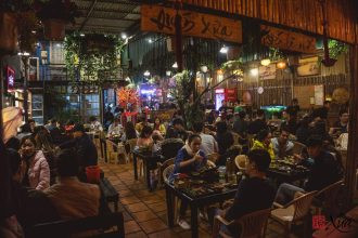 Khám Phá Thiên Đường Ẩm Thực Khi Ăn Tối Đà Lạt: Từ Phố Núi Sang Trọng Đến Món Ngon Vỉa Hè 16 Quán Xưa Đà Lạt nổi tiếng với các món nướng ngói thơm ngon