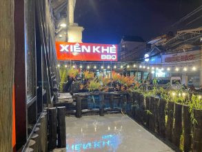 Khám Phá Thiên Đường Ẩm Thực Khi Ăn Tối Đà Lạt: Từ Phố Núi Sang Trọng Đến Món Ngon Vỉa Hè 17 Xiên Khè là quán ăn tối Đà Lạt chuyên phục vụ các món nướng với nhiều lựa chọn hấp dẫn