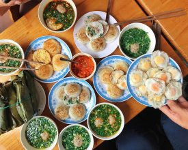 Thực Đơn Vàng Cho Bữa Ăn Trưa Đà Lạt: Khám Phá Hương Vị Xứ Ngàn Hoa 9 Ăn trưa Đà Lạt bằng món bánh căn là sự lựa chọn lý tưởng