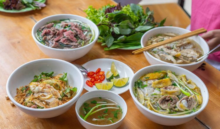 Khám Phá Hương Vị Bữa Sáng Đà Lạt: Từ Quán Cổ Đến Cafe View Triệu Đô 19 Phở Chất Đà Lạt – Ăn sáng Đà Lạt ấm nóng vào sáng sớm