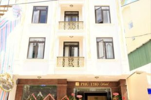 Khám Phá 7 Khách Sạn Hà Huy Tập Đà Lạt Lý Tưởng Cho Chuyến Đi Của Bạn 6 Mặt tiền Khách sạn Phú Thọ với kiến trúc hiện đại