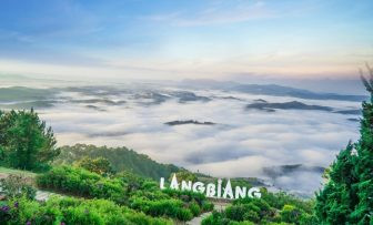 Săn Mây Đà Lạt: Bắt Trọn Khoảnh Khắc Bồng Bềnh Xứ Sở Sương Mù 13 Đỉnh Langbiang - địa điểm check in săn mây cực đẹp