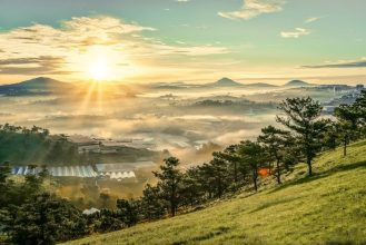 Săn Mây Đà Lạt: Bắt Trọn Khoảnh Khắc Bồng Bềnh Xứ Sở Sương Mù 14 Thử thách săn mây đầy thú vị tại đỉnh Rada