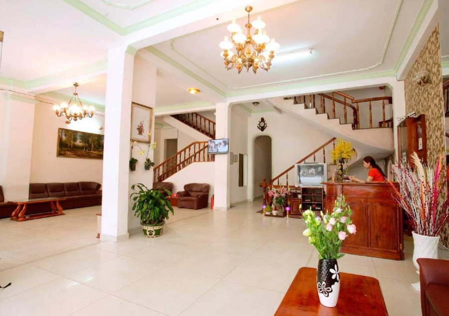 Khám phá những "viên ngọc ẩn" của Đà Lạt: Top khách sạn Đà Lạt 1 sao tiện nghi và gần trung tâm 6 Một góc phòng khách sạn Hải Uyên Đà Lạt với nội thất đơn giản nhưng đầy đủ tiện nghi