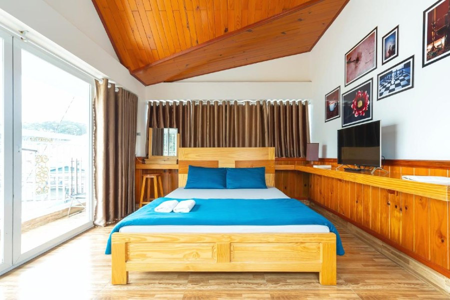 Khám phá những "viên ngọc ẩn" của Đà Lạt: Top khách sạn Đà Lạt 1 sao tiện nghi và gần trung tâm 19 Nội thất phòng khách sạn Phạm Gia Đà Lạt với điểm nhấn gỗ ấm áp và sang trọng