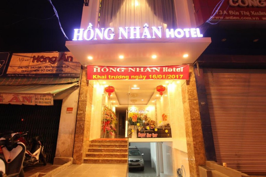 Khám phá những "viên ngọc ẩn" của Đà Lạt: Top khách sạn Đà Lạt 1 sao tiện nghi và gần trung tâm 23 Khách sạn Hồng Nhân Đà Lạt rực sáng về đêm, nằm giữa lòng thành phố
