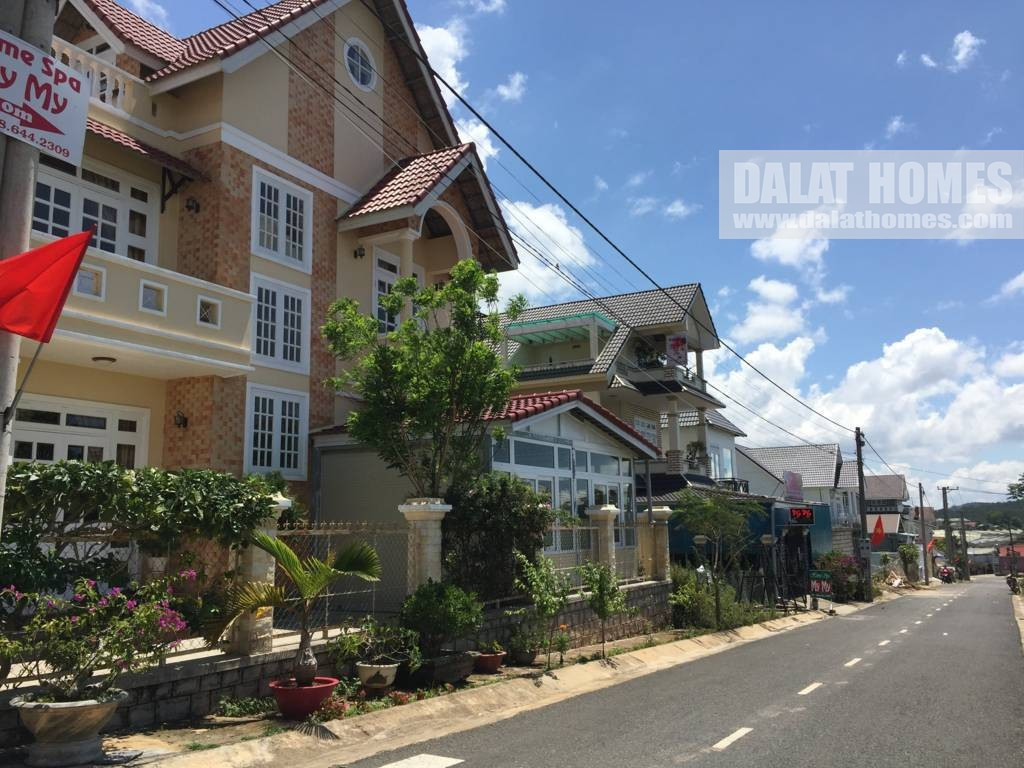 Khám Phá Khu Quy Hoạch Nguyên Tử Lực Đà Lạt: Nơi An Cư Lý Tưởng Giữa Lòng Thành Phố Sương Mù 7 Ảnh chụp tổng thể Khu Quy Hoạch Nguyên Tử Lực từ trên cao, nhìn rõ đường xá và nhà cửa